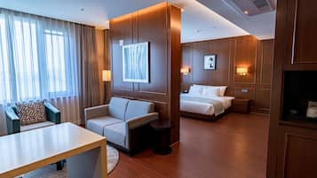 Ocean Suite | 1 bedroom, premium bedding, desk, blackout drapes