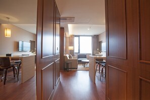 City Suite | Premium bedding, desk, blackout drapes, free WiFi - Hotel Lacky Gwangyang (Gwangyang)