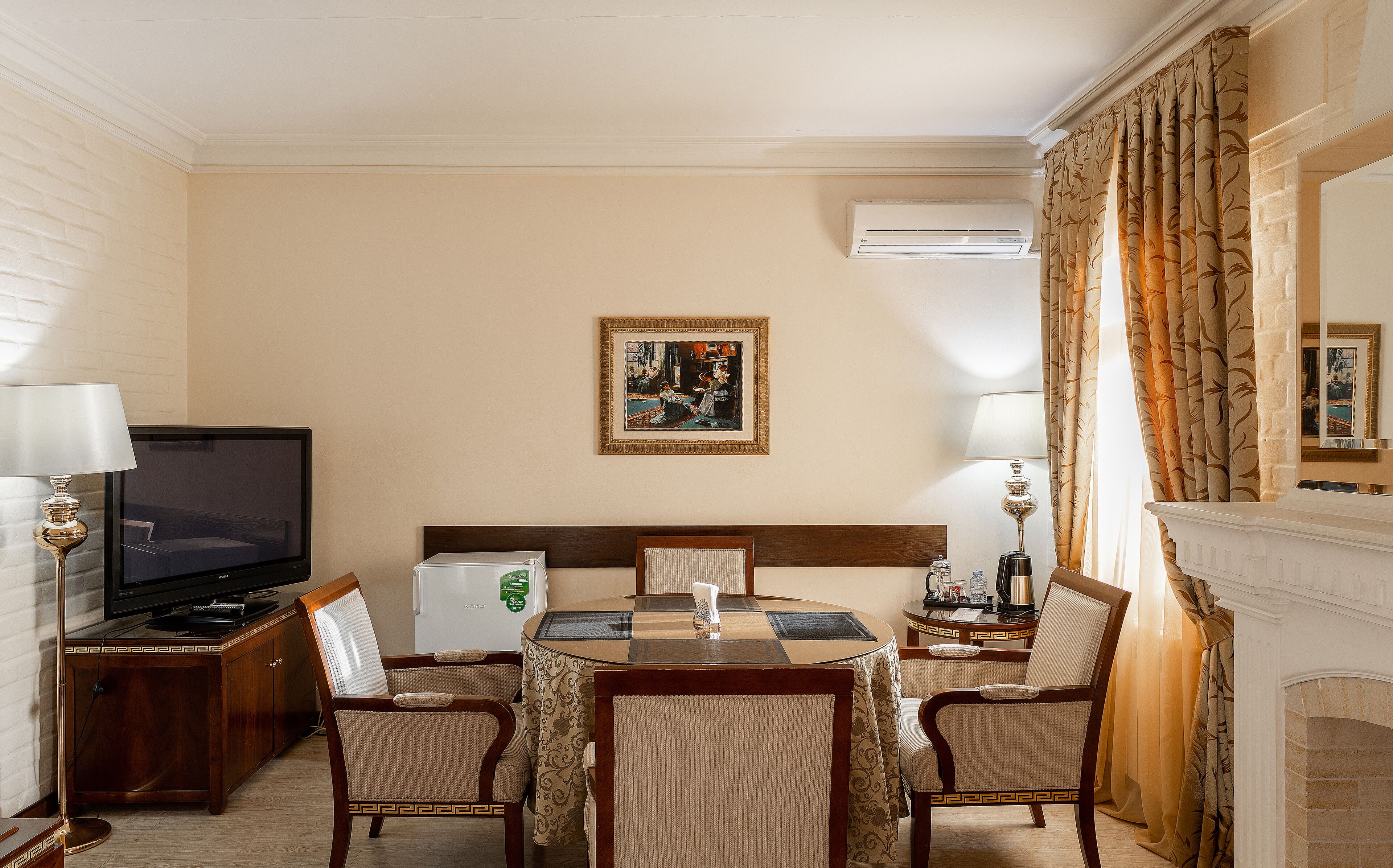 suite, 1 bedroom | premium bedding, minibar, in-room safe, desk