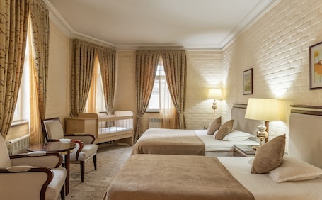 Suite, 1 Bedroom | 1 bedroom, premium bedding, minibar, in-room safe