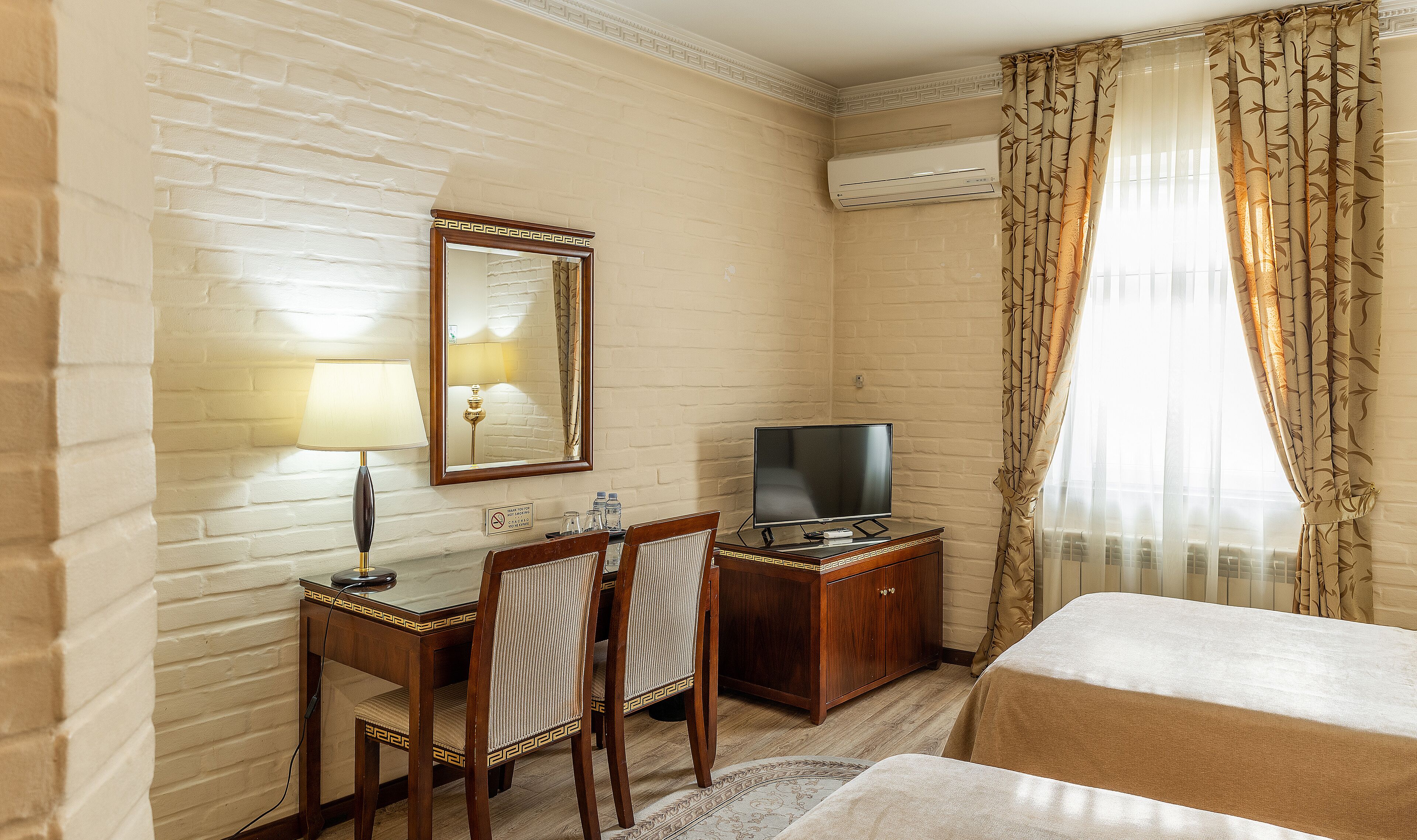 standard double or twin room | premium bedding, minibar, in-room safe, desk