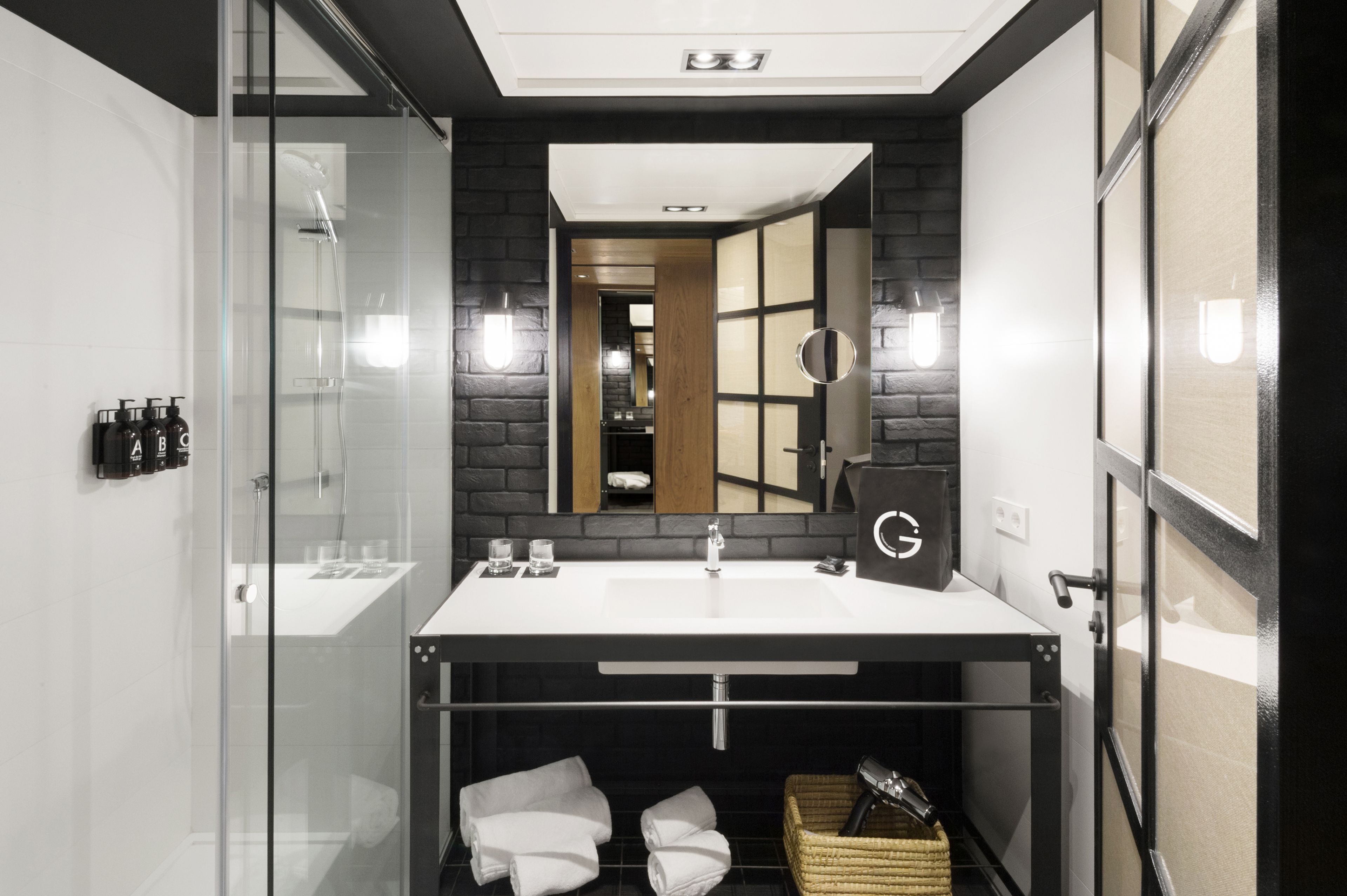 standard double or twin room | bathroom | free toiletries, hair dryer, towels