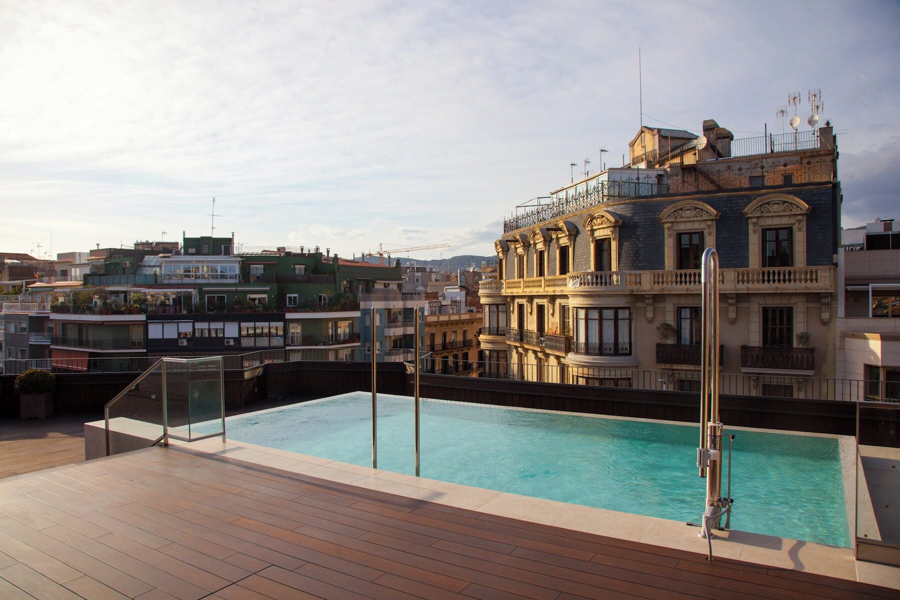 Seasonal outdoor pool, sun loungers