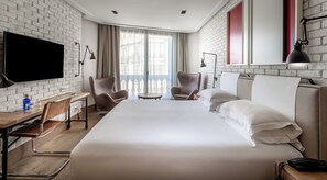 Superior Room | Minibar, in-room safe, desk, blackout curtains