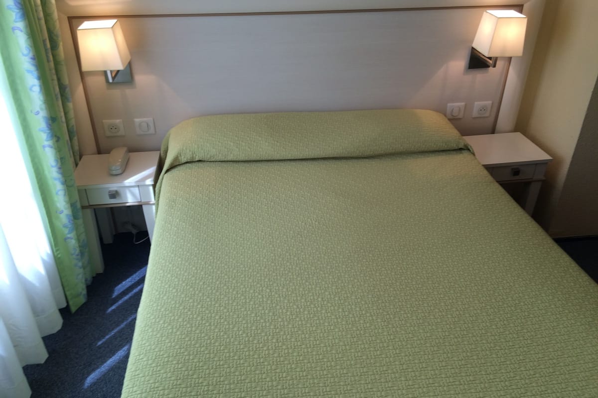 Comfort Double Room | Meja, langsir/tirai gelap terus, kalis bunyi, katil bayi/kot (percuma)
