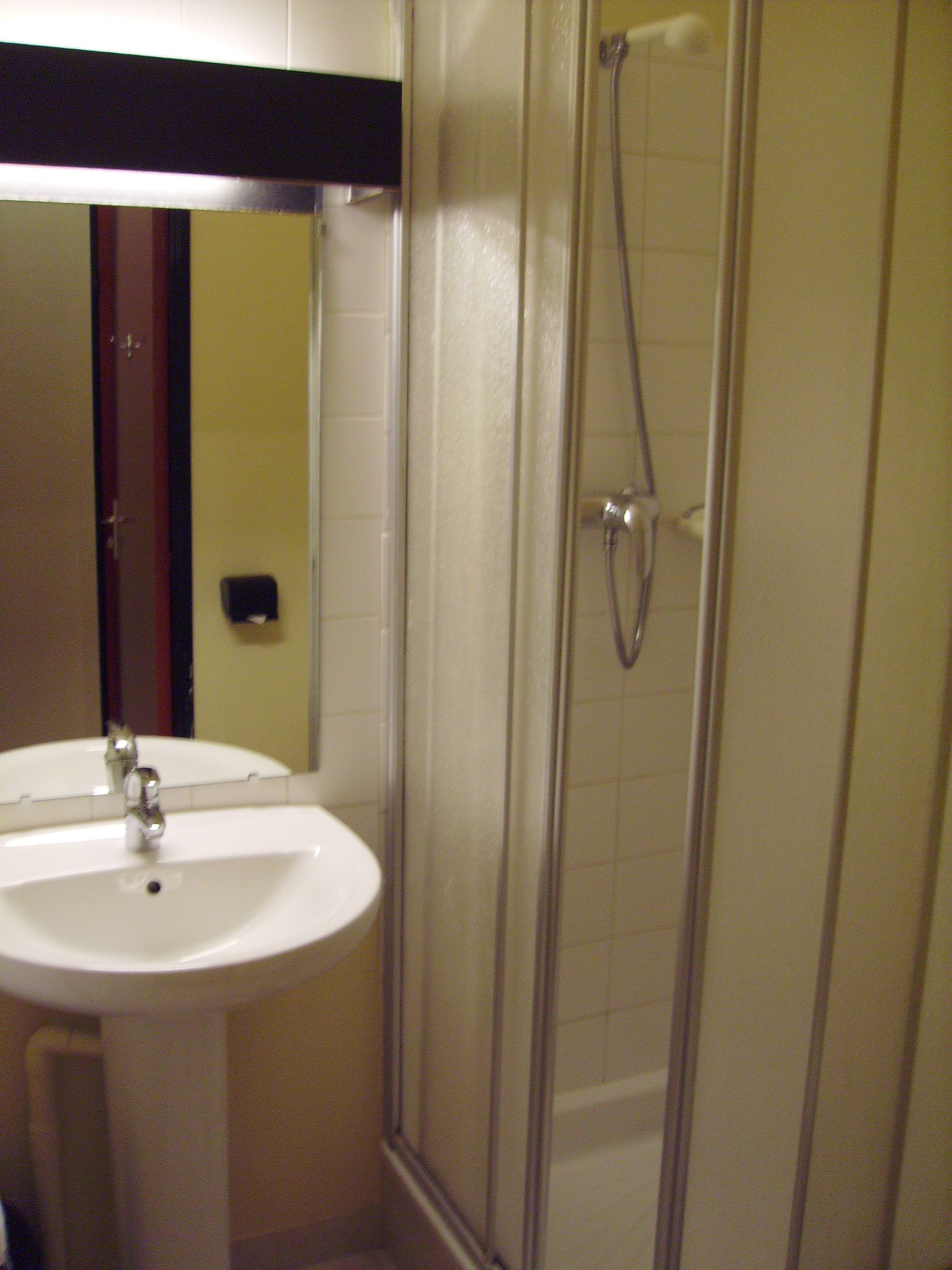 single room (attic velux window) | bathroom | free toiletries, hair dryer, towels