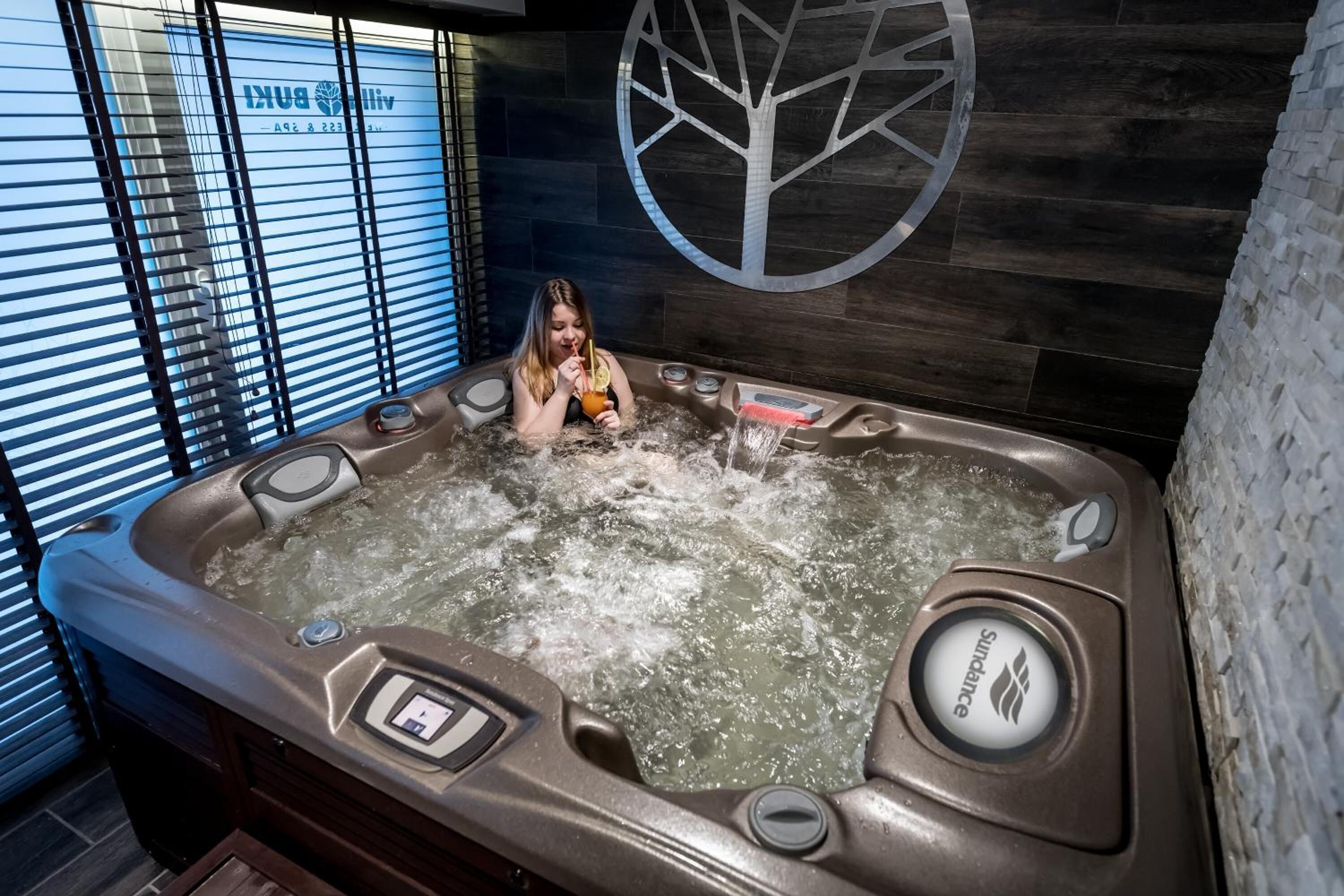 Couples treatment rooms, sauna, body treatments, hydrotherapy