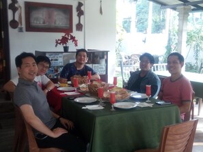 Spécialités Cuisine locale et internationale