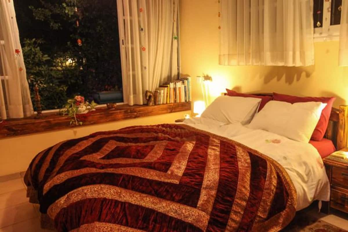 Suite Grand | Escritorio, wifi gratis y ropa de cama