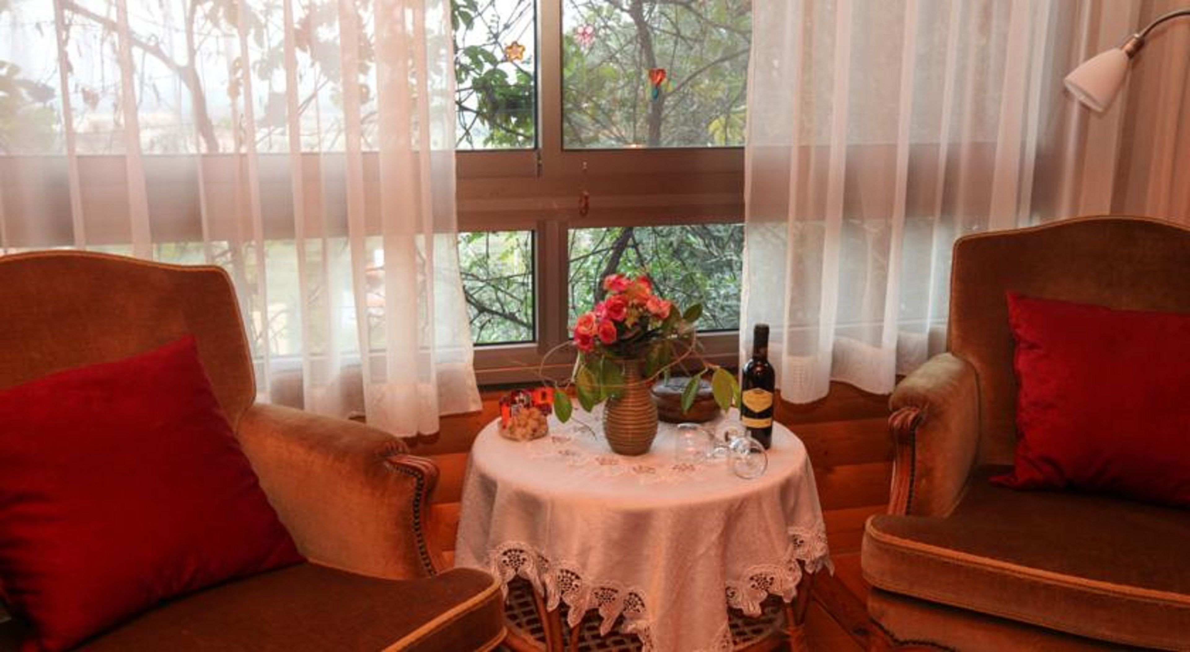 Bungalow | Living area | Flat-screen TV
