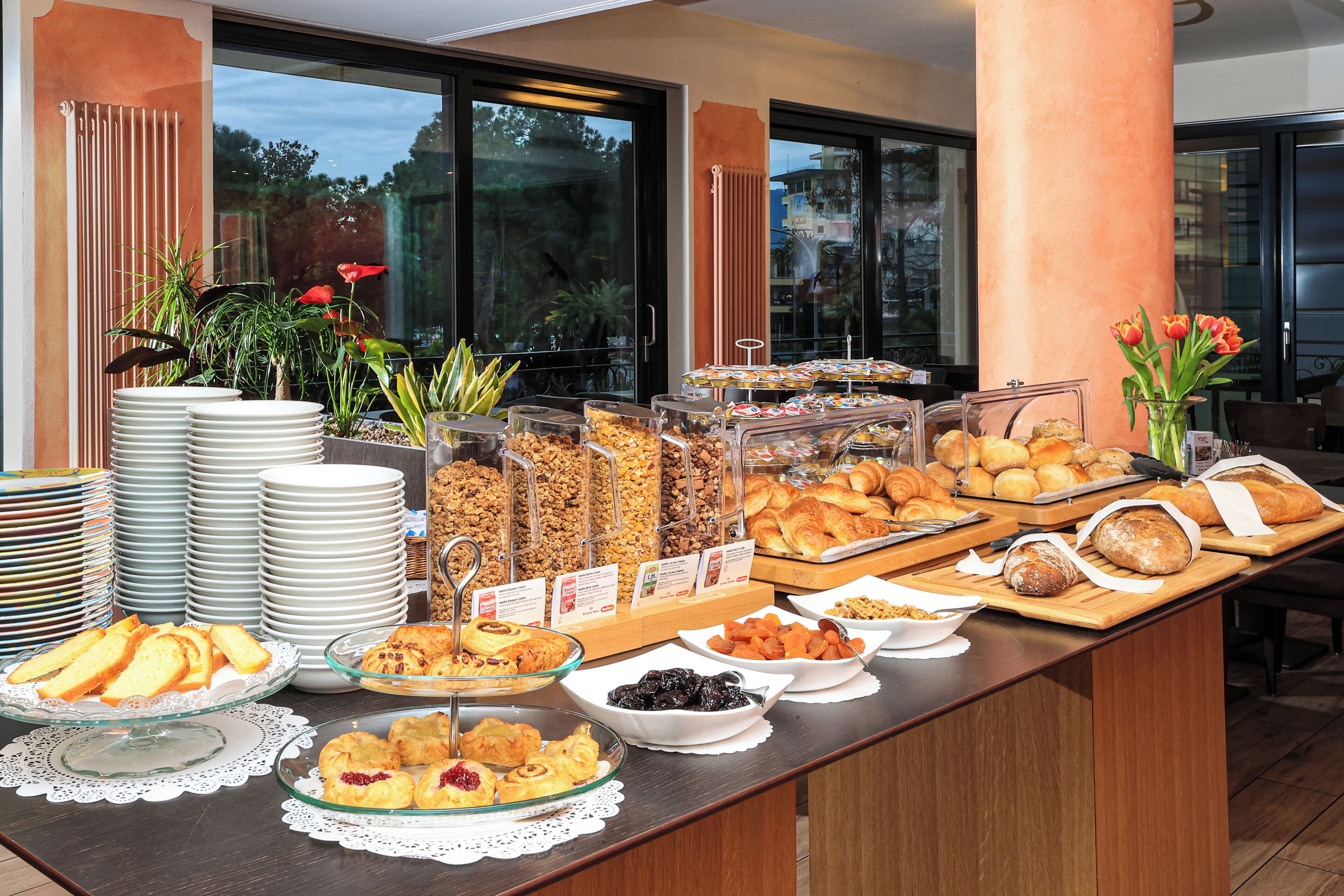 Free buffet breakfast