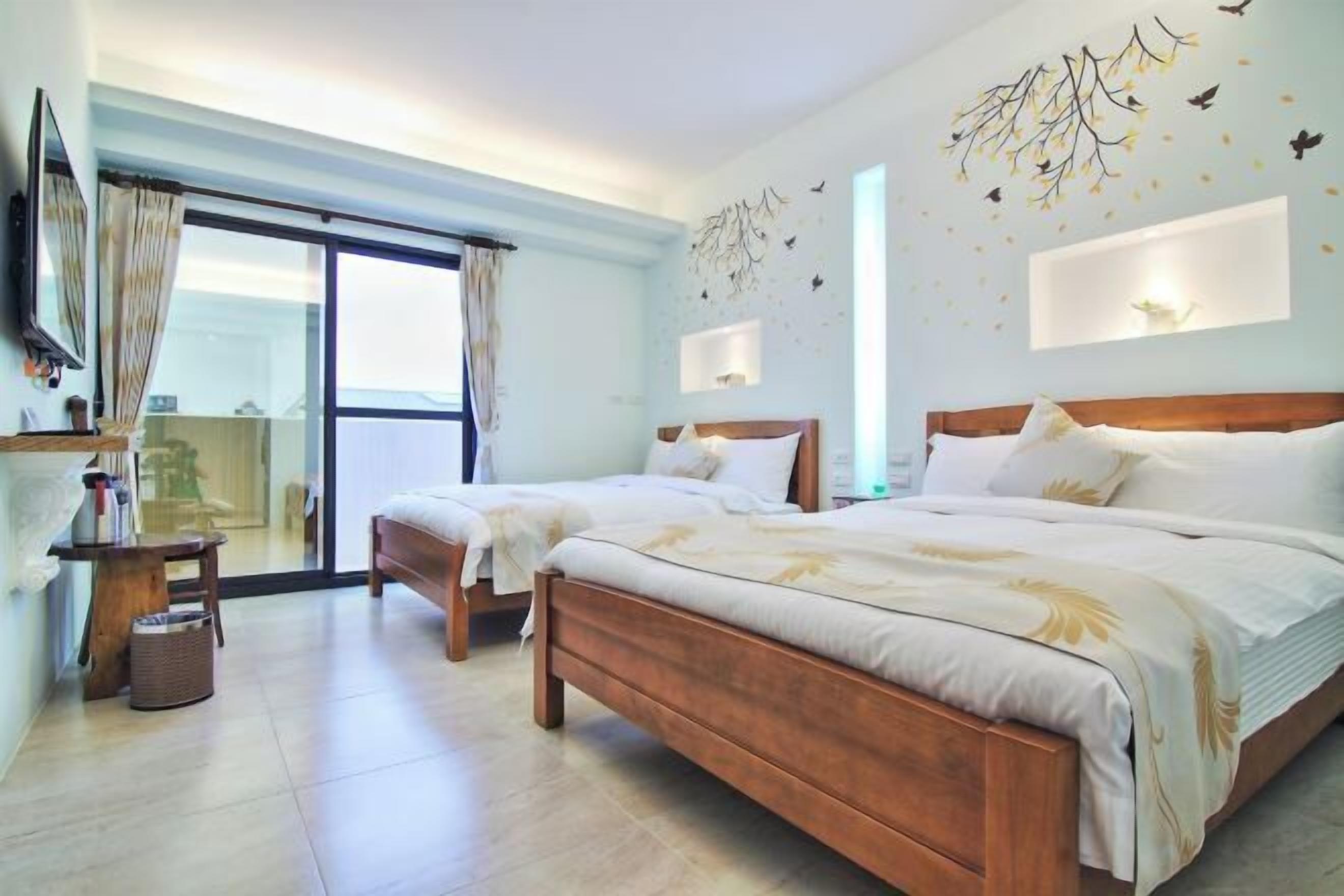 1 間臥室、高級寢具、書桌、遮光布/窗簾