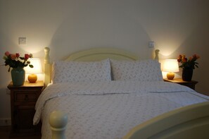 Premium bedding, free cots/infant beds, free WiFi, bed sheets