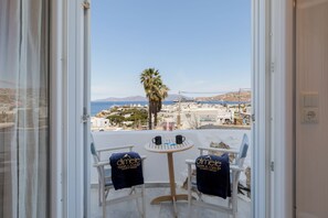 Deluxe Double or Twin Room, 1 Bedroom, Sea View | Vista do quarto