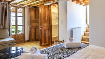 Deluxe Villa, Multiple Beds, Ocean View | Premium bedding, minibar, in-room safe, soundproofing