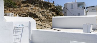 Dimele Rooms & Studios