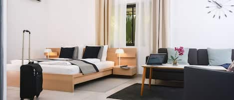 Standard Double Room (non-smoking) | 1 bedroom, in-room safe, desk, blackout drapes