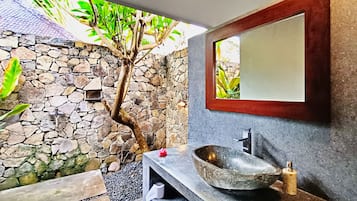 Luxury Villa, 2 Bedrooms | Bathroom