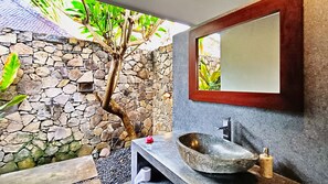 Luxury Villa, 2 Bedrooms | Bathroom | Shower, rainfall showerhead, free toiletries, slippers - Kies Villas Lombok (Kuta)