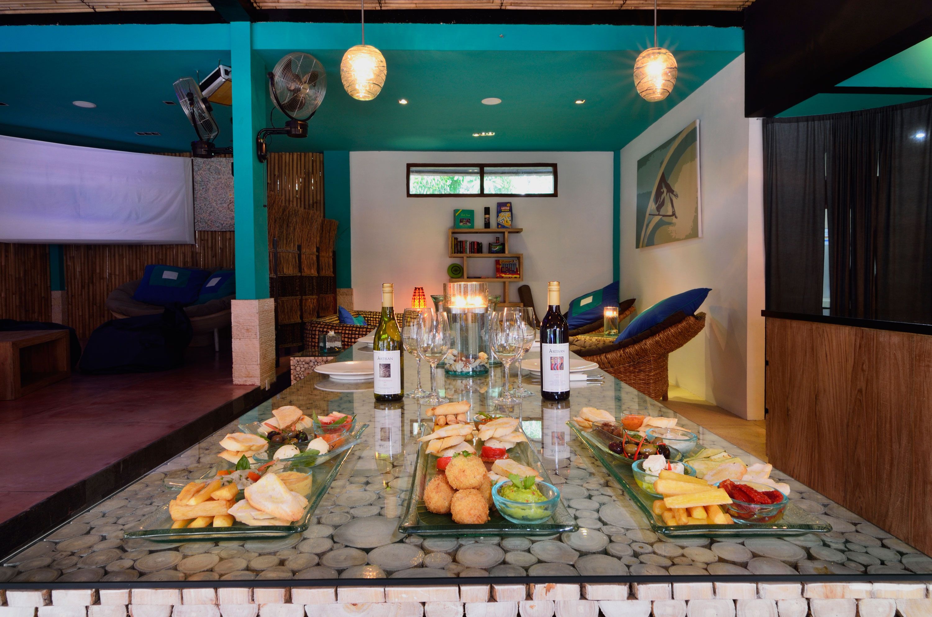 free daily cooked-to-order breakfast