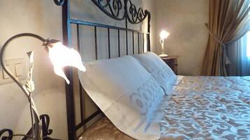 Superior Double Room, Balcony | Desk, iron/ironing board, free cribs/infant beds, rollaway beds