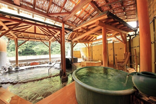 Dinner served - Hotel Okuyumoto (Hakone)