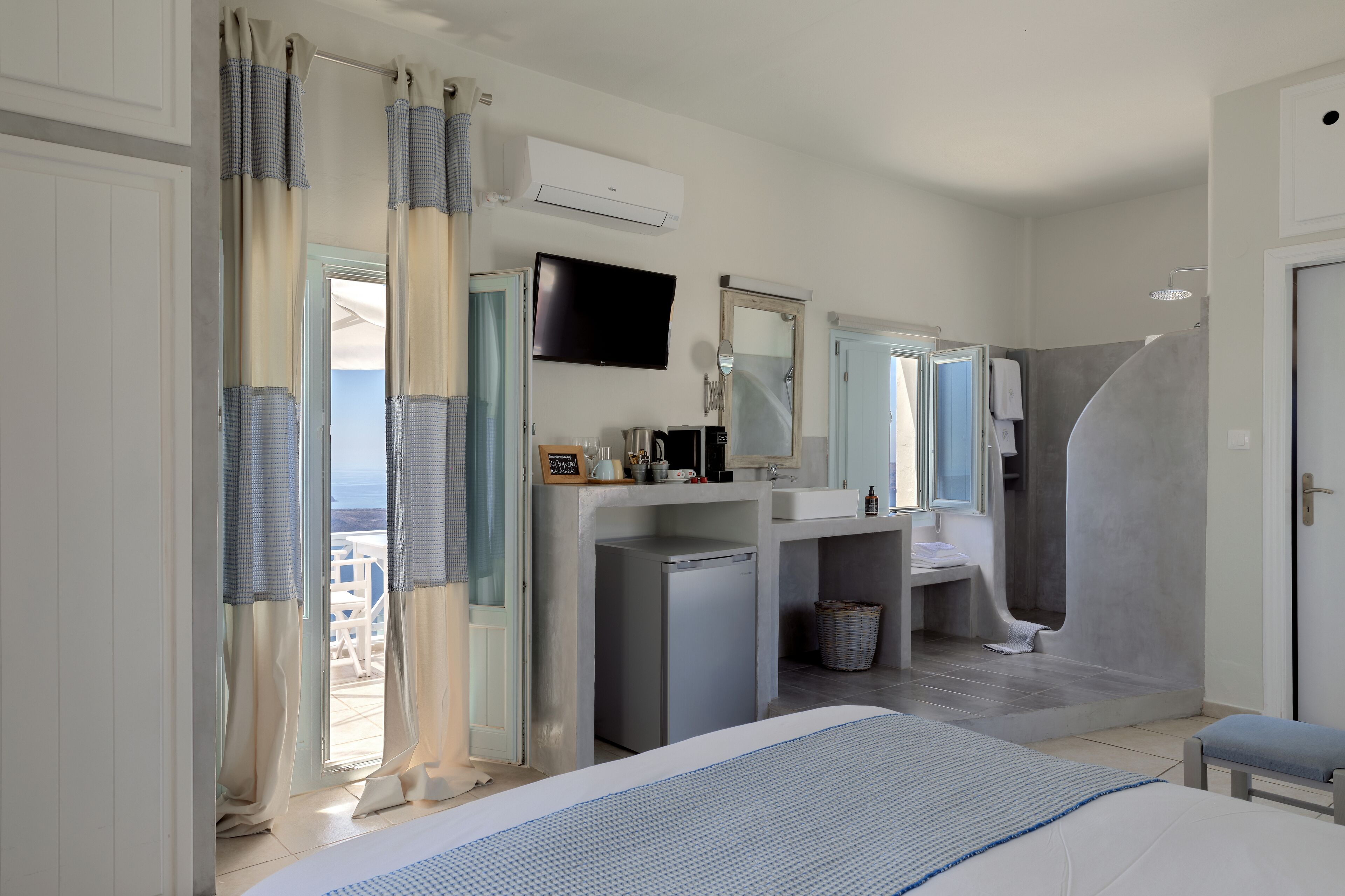 romantic suite, balcony | 1 bedroom, egyptian cotton sheets, premium bedding, minibar