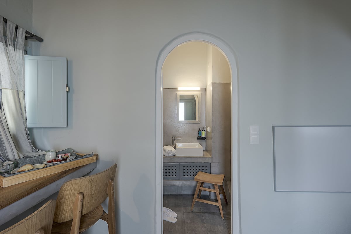 standard double room, partial sea view (shared terrace) | 1 bedroom, egyptian cotton sheets, premium bedding, minibar