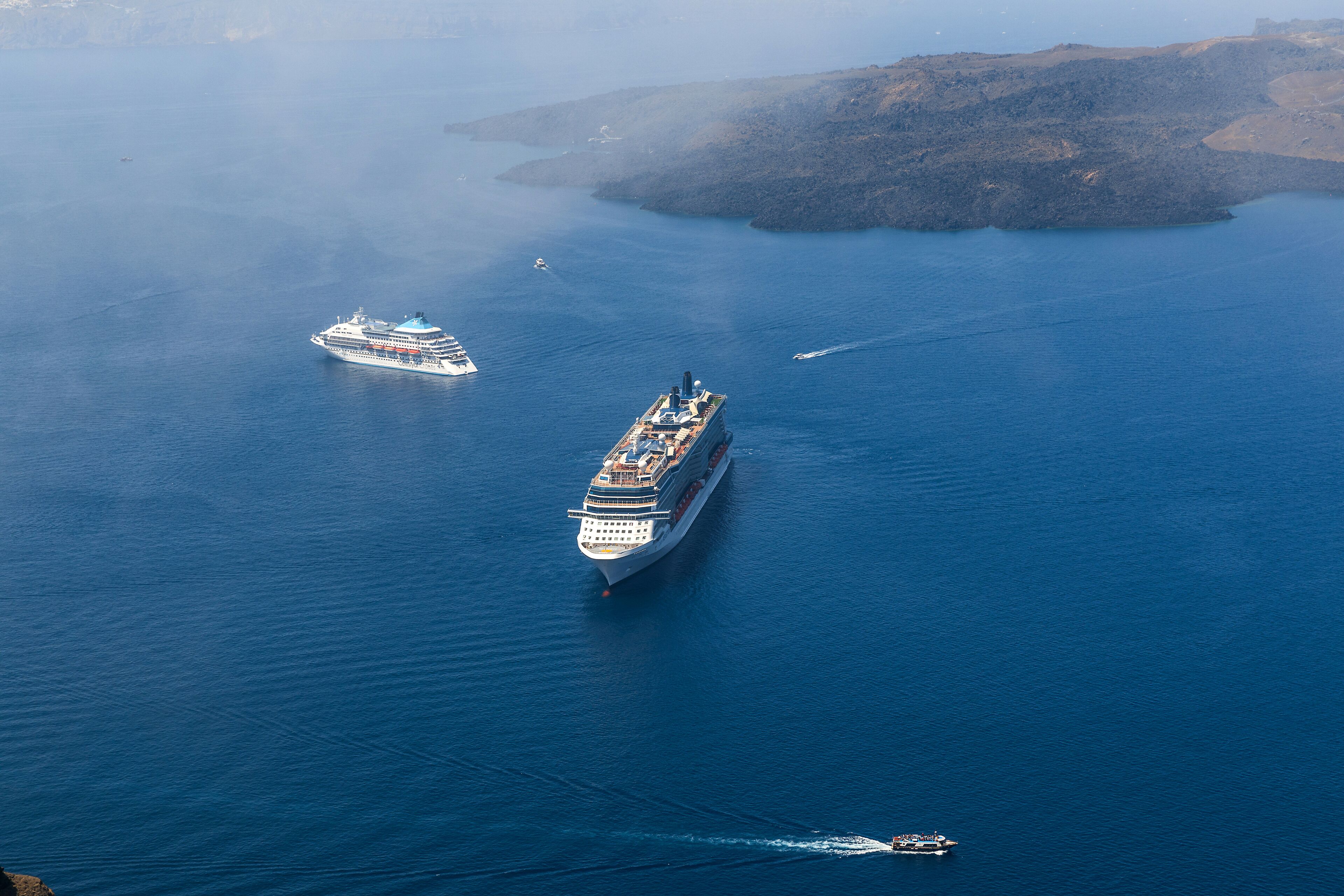 honeymoon studio suite, jetted tub | terrace/patio