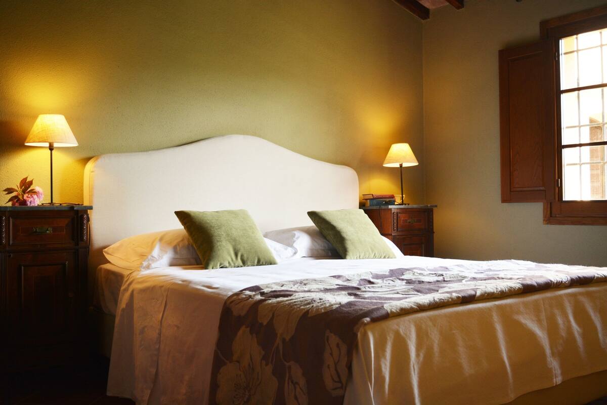 Deluxe Apartment | Down duvets, minibar, in-room safe, free WiFi