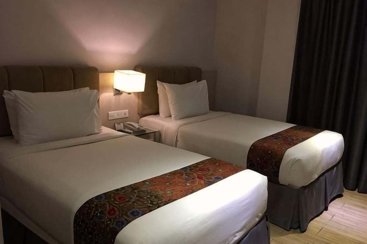 In-room safe, desk, iron/ironing board (on request), WiFi (free)