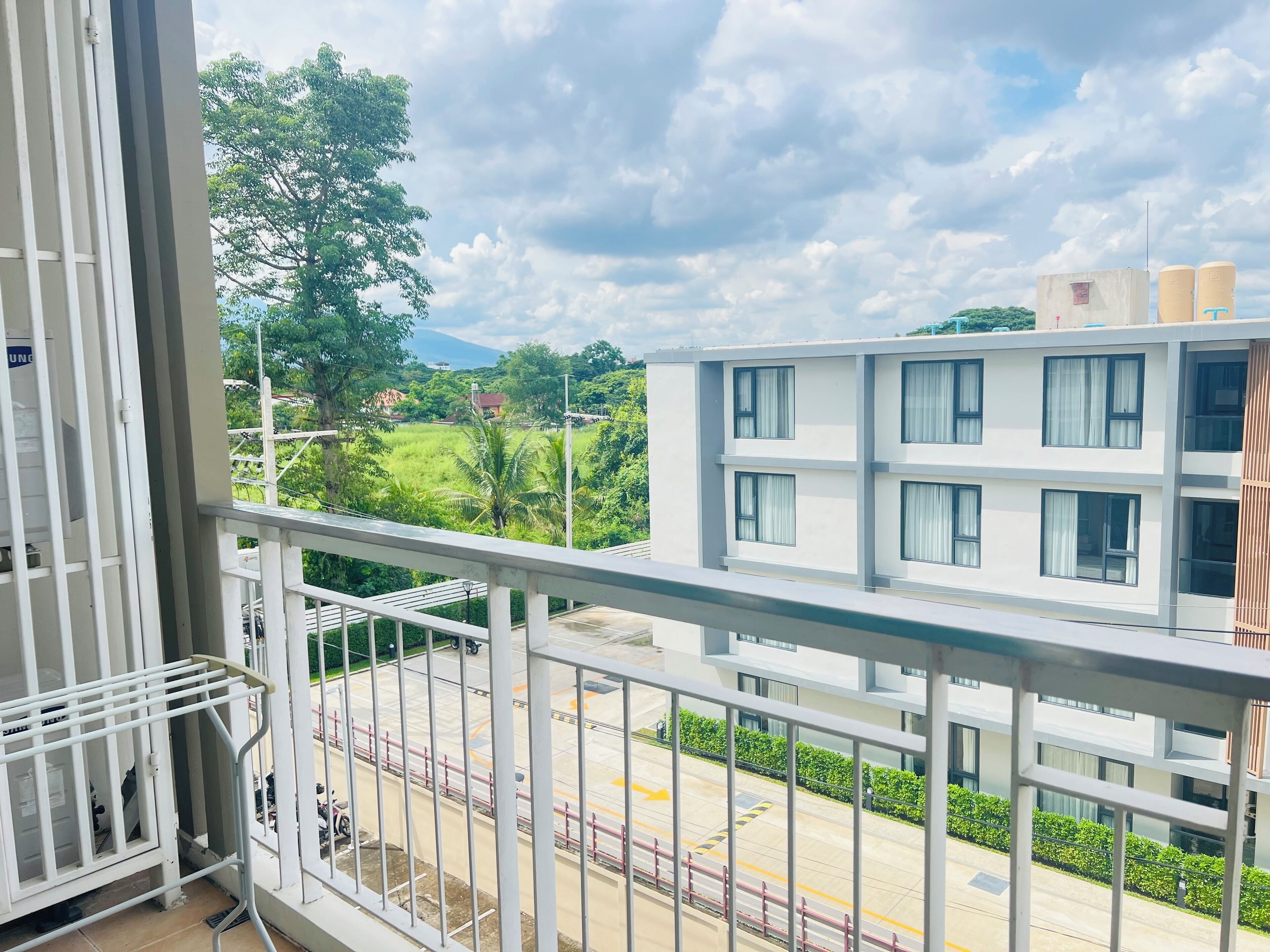 deluxe twin room with bathtub | city view