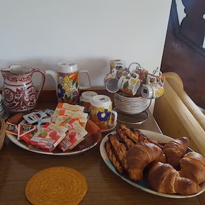 Desayuno a la carta (EUR 5.00 por persona)