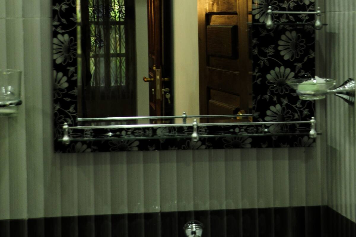 Economy Double Room | Seterika/papan seterika, Wi-fi percuma