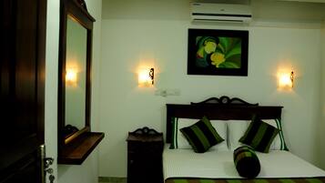 Iron/ironing board, free WiFi