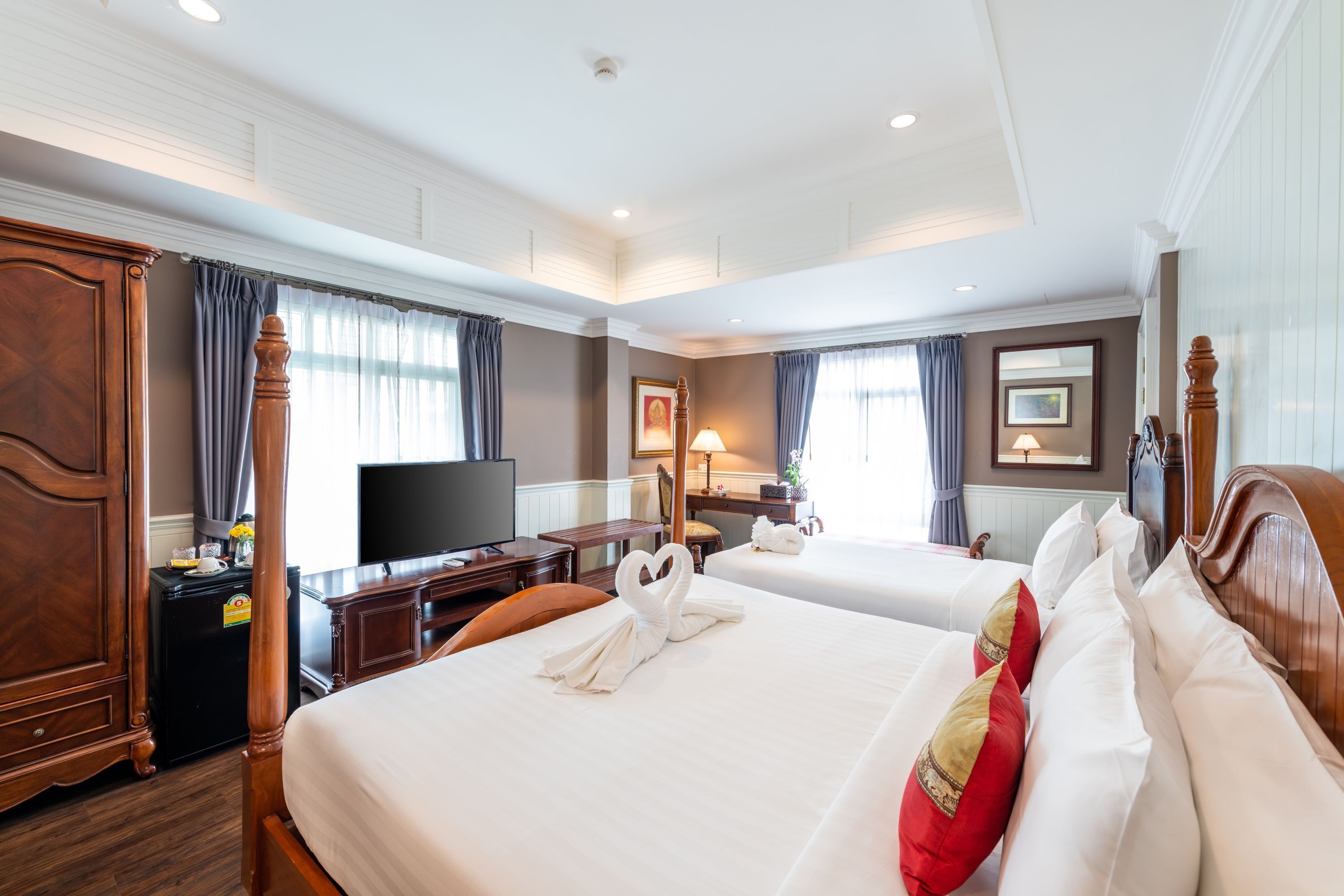 In-room safe, desk, free WiFi, bed sheets