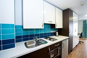 Studio, Kitchenette