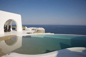 3 outdoor pools, pool umbrellas, pool loungers - My Mykonos Retreat (Mykonos)