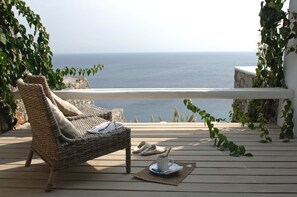 Suite – junior, sjøutsikt | Terrasse/patio