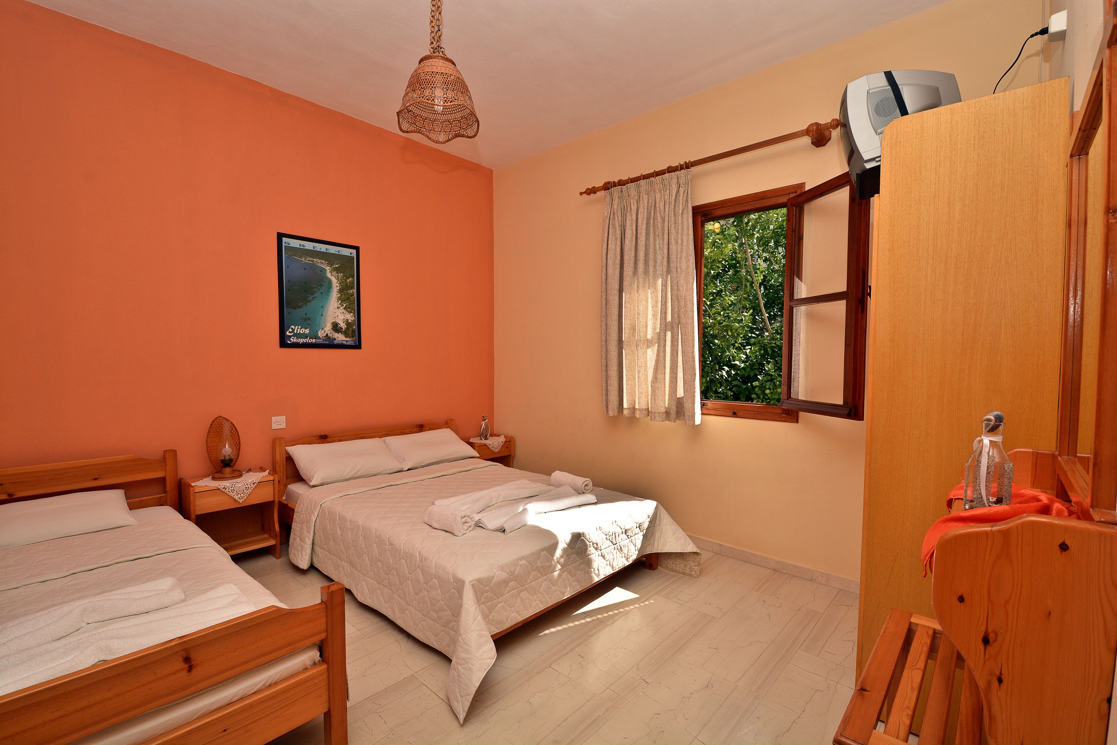 Family Apartment, 2 Bedrooms, Partial Sea View