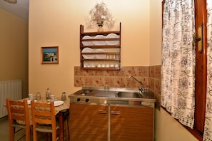 Private kitchenette - Nina Apartments (Skopelos)