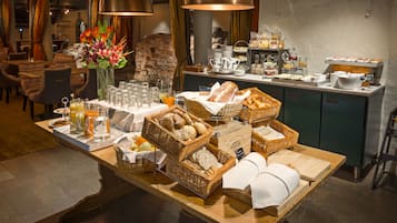 Desayuno buffet todos los días (SEK 195 por persona)