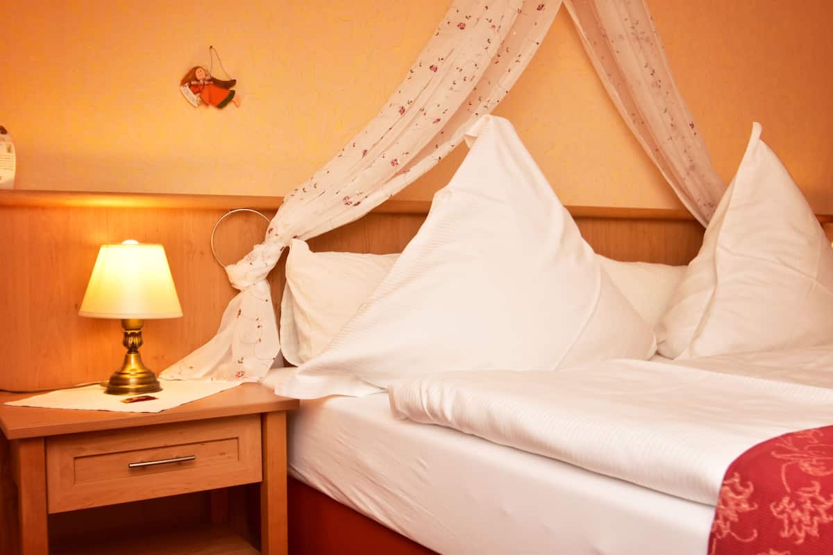 suite | 1 bedroom, premium bedding, minibar, laptop workspace