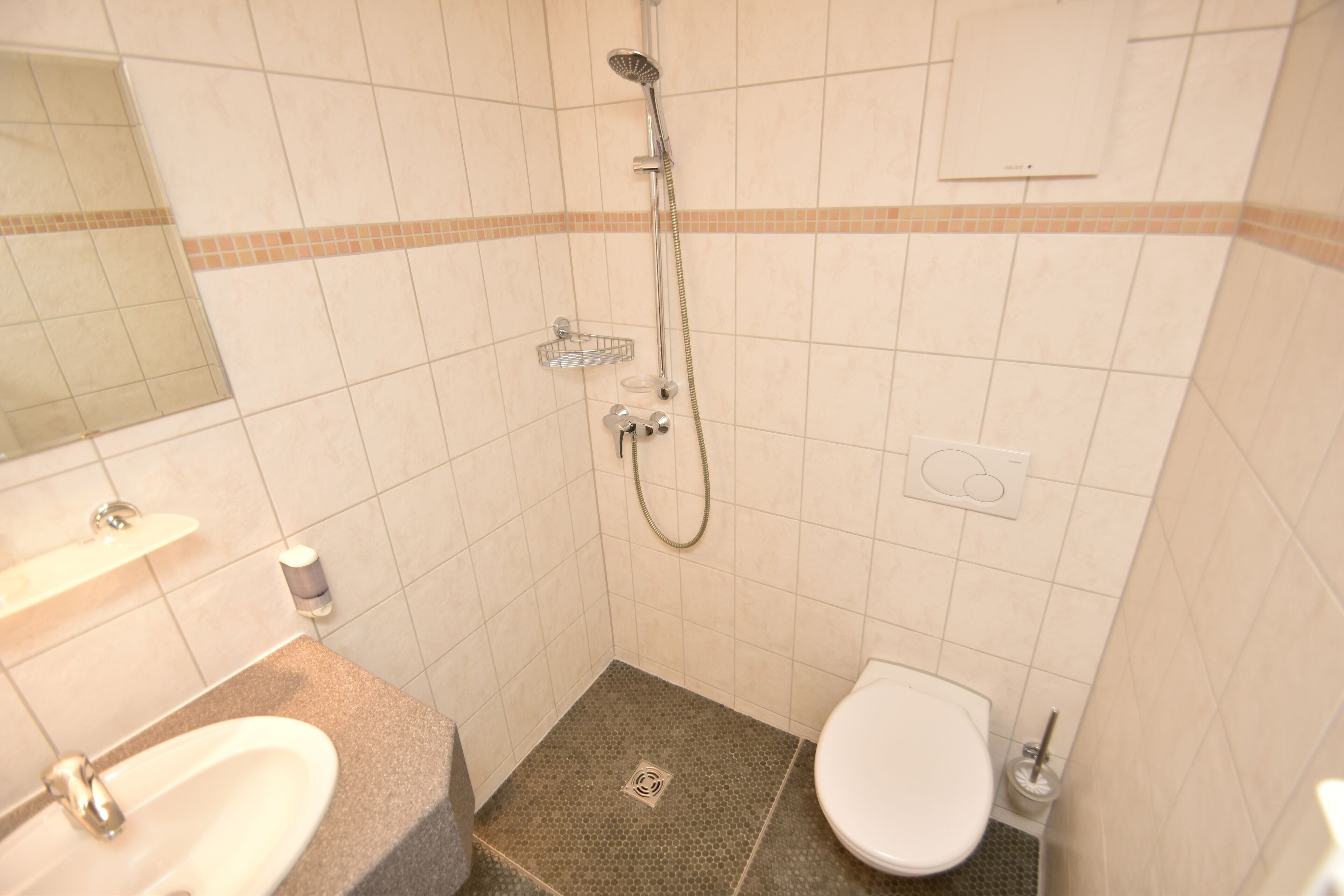 comfort single room | bathroom amenities | shower, hair dryer, towels