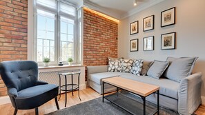 Căn hộ Deluxe, 2 phòng ngủ, quang cảnh thành phố (6 adults) | Phòng khách