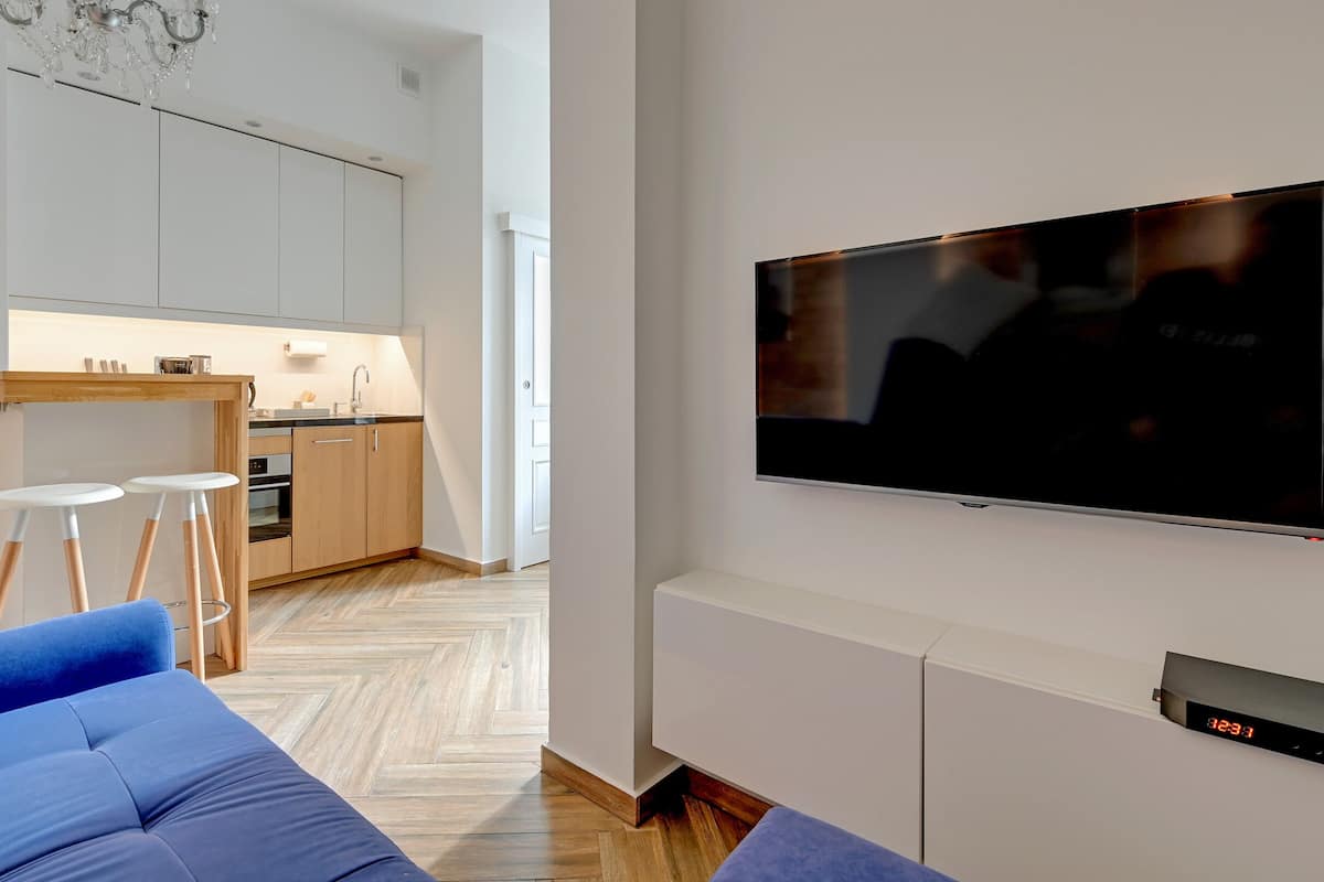 Comfort Apartment | Premium bedding, individually decorated, individually furnished