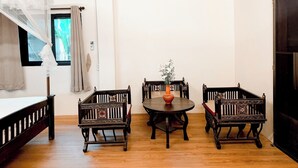 Familierom | Skrivebord, blendingsgardiner, wi-fi (inkludert) og sengetøy