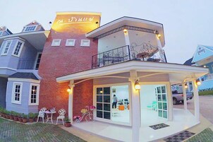 Front of property - evening/night