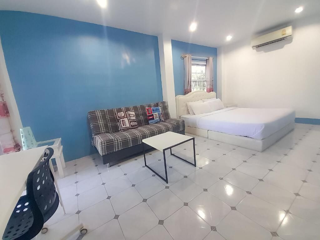 룸 | 고급 침구, 책상, 암막 커튼, 침대 시트