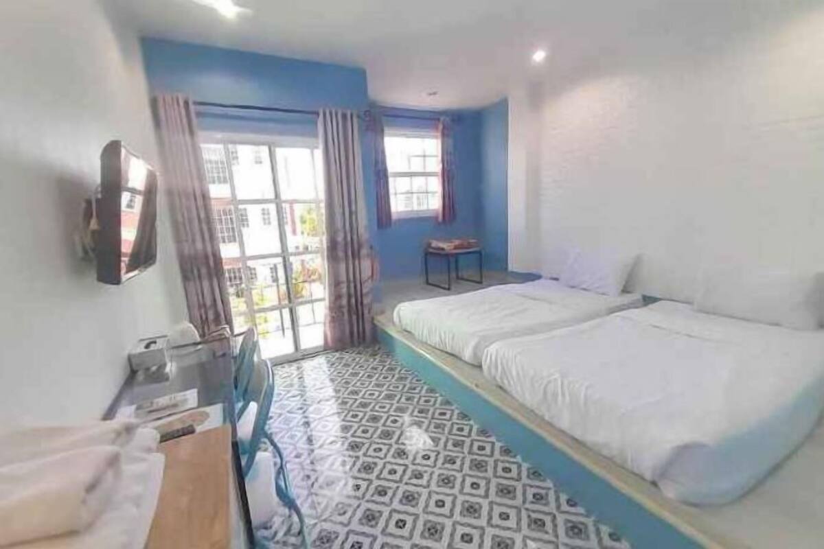 Premium bedding, desk, blackout drapes, bed sheets